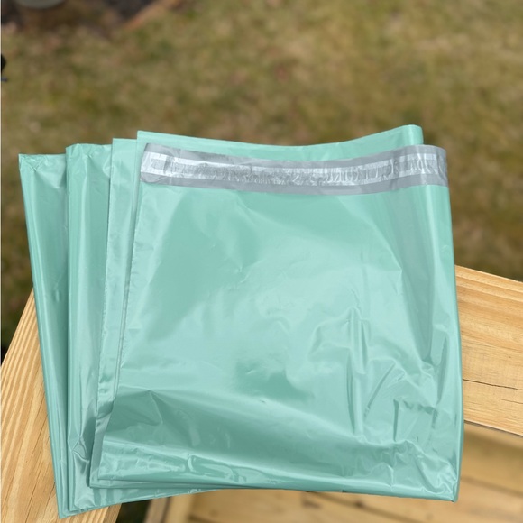 Polymailers: (10) 24x24 Jade Green or Lavender - Picture 3 of 3